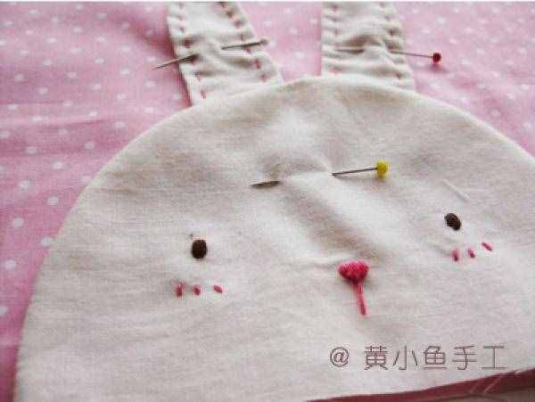 粉嫩宝宝连腿拼布肚兜手工制作教程