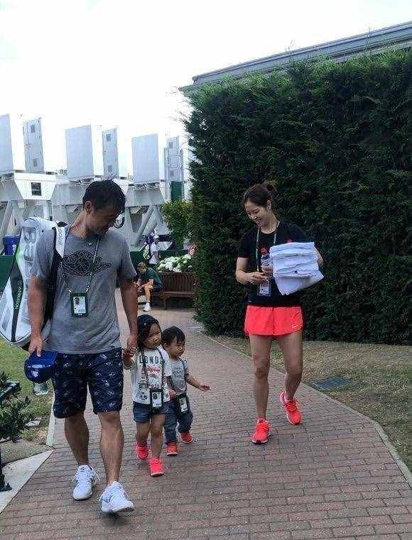 36岁李娜现状：退役5年年收过亿 3岁女儿以为她没工作问你是李娜么
