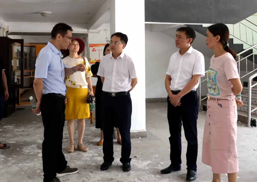 城西地区学校少学位紧张，萍乡这所小学拟借用这里的校舍……