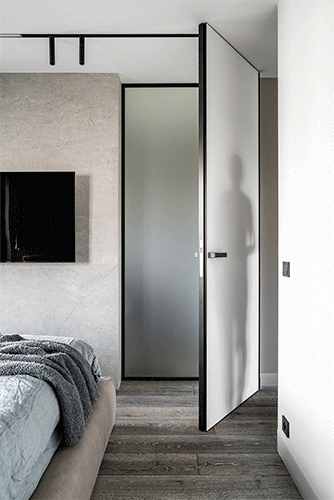 老外也爱中国风,波兰小伙用水墨画做背景墙,全屋档次瞬间提升