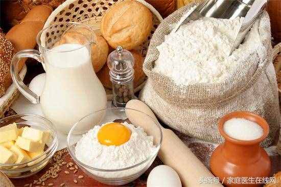 牛奶能和鸡蛋一起吃吗?营养师:这么吃是浪费