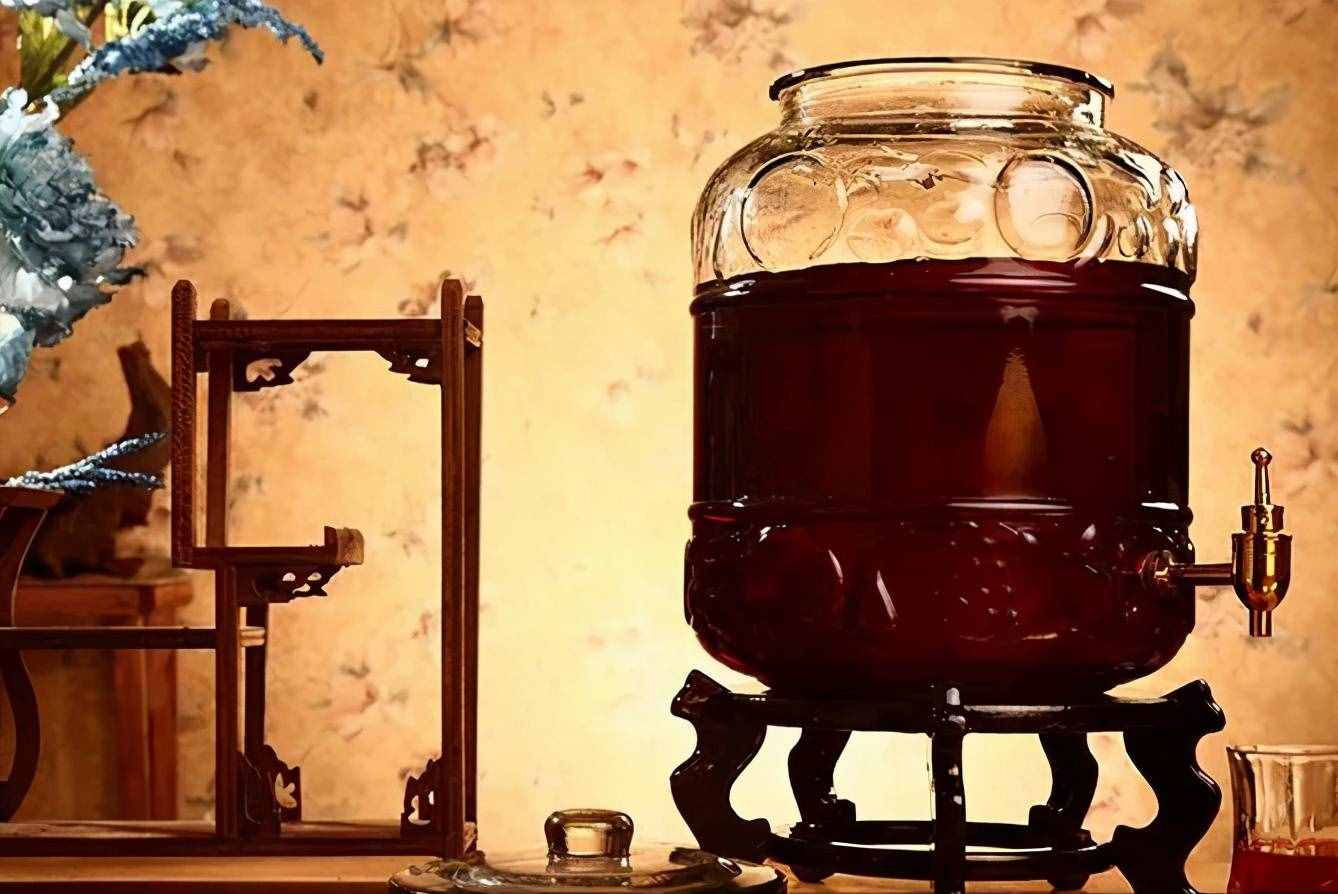 白酒知识丨泡酒的白酒讲究多？掌握这2点就够了