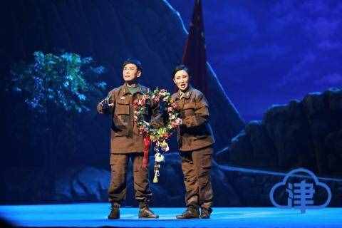 现实题材京剧《楝树花》成功首演