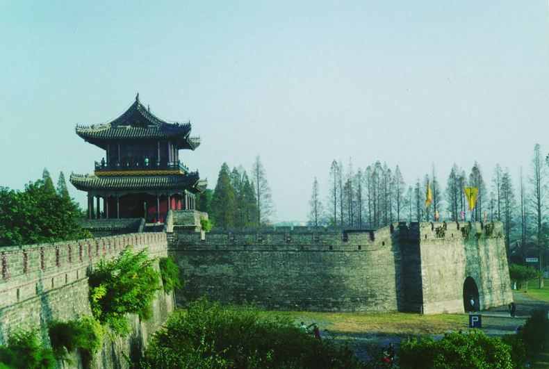 三国时期的荆州相当于现在的一个城市还是一个省