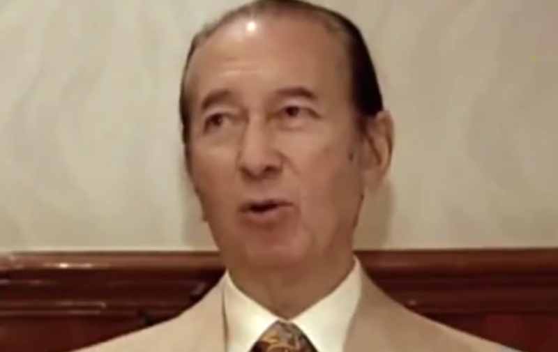 赌王去世:何鸿燊怎么读?何鸿燊简历照片家产有多少亿