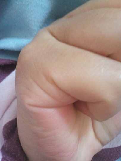 俗话说生男，生女，命中早已注定，伸出手来看看生育线就知道