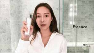 原来精华液不是直接涂？难怪涂了没效果！快来看看正确的使用方法