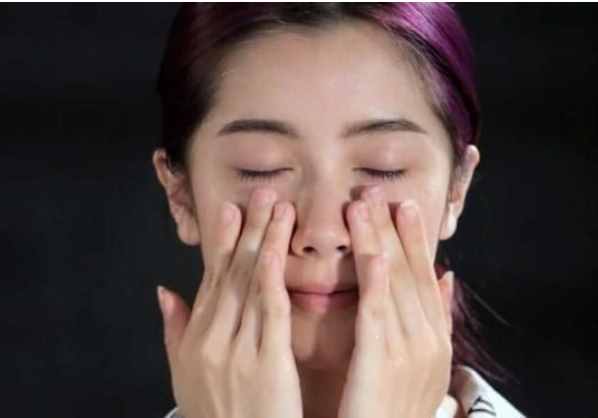 原来精华液不是直接涂？难怪涂了没效果！快来看看正确的使用方法