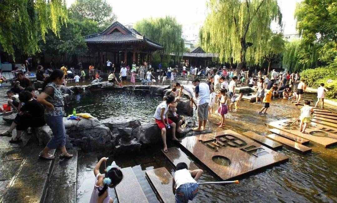 浓眉大眼的济南，却也有精致妩媚的风骨；且看文人墨客眼中的济南