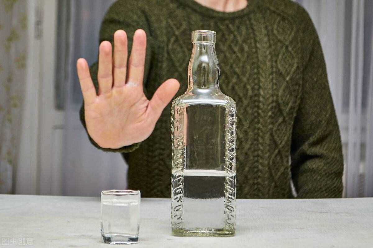 肝硬化的4大症状很明显，早发现早治疗还有救