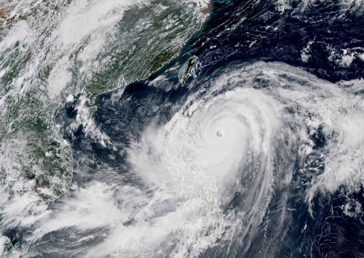 台风山竹太大了！大到让权威专家害怕：比美国“史诗级飓风”还大