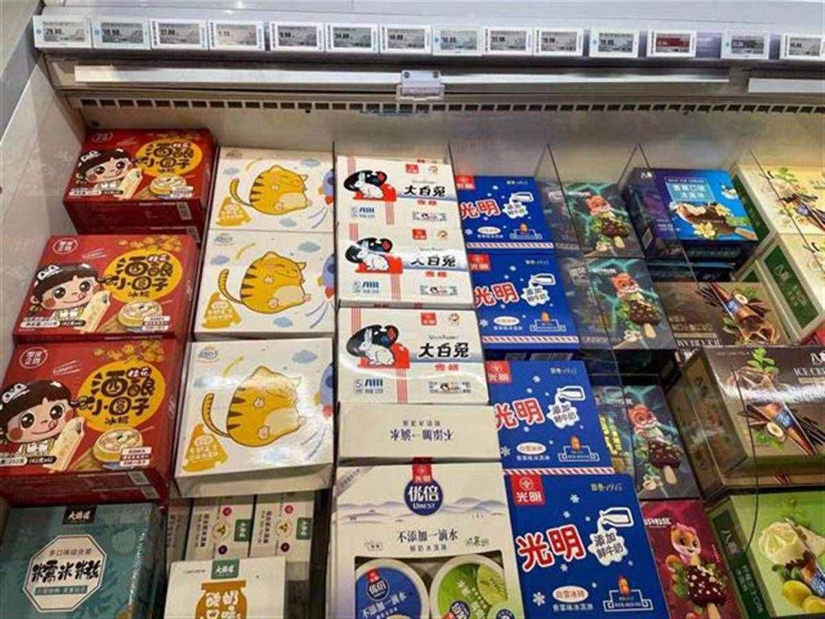 医生建议咽痛患者吃冰棍，网友笑称“以毒攻毒”，专家解释来了