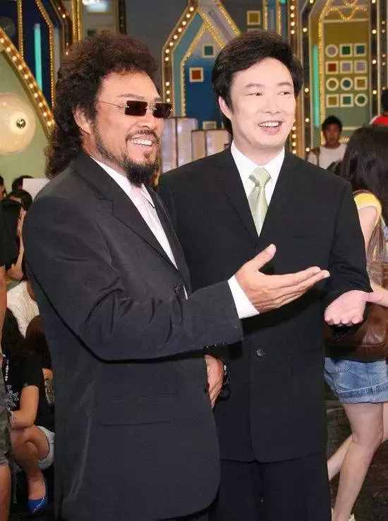 费玉清正式宣布退出歌坛：“绚丽的舞台让我感到孤独”