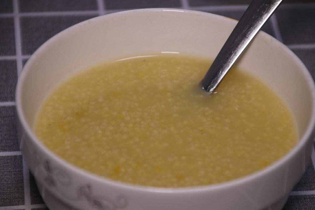 熬小米粥，用热水还是凉水？教你粥铺不外传做法，粘稠好喝米油多
