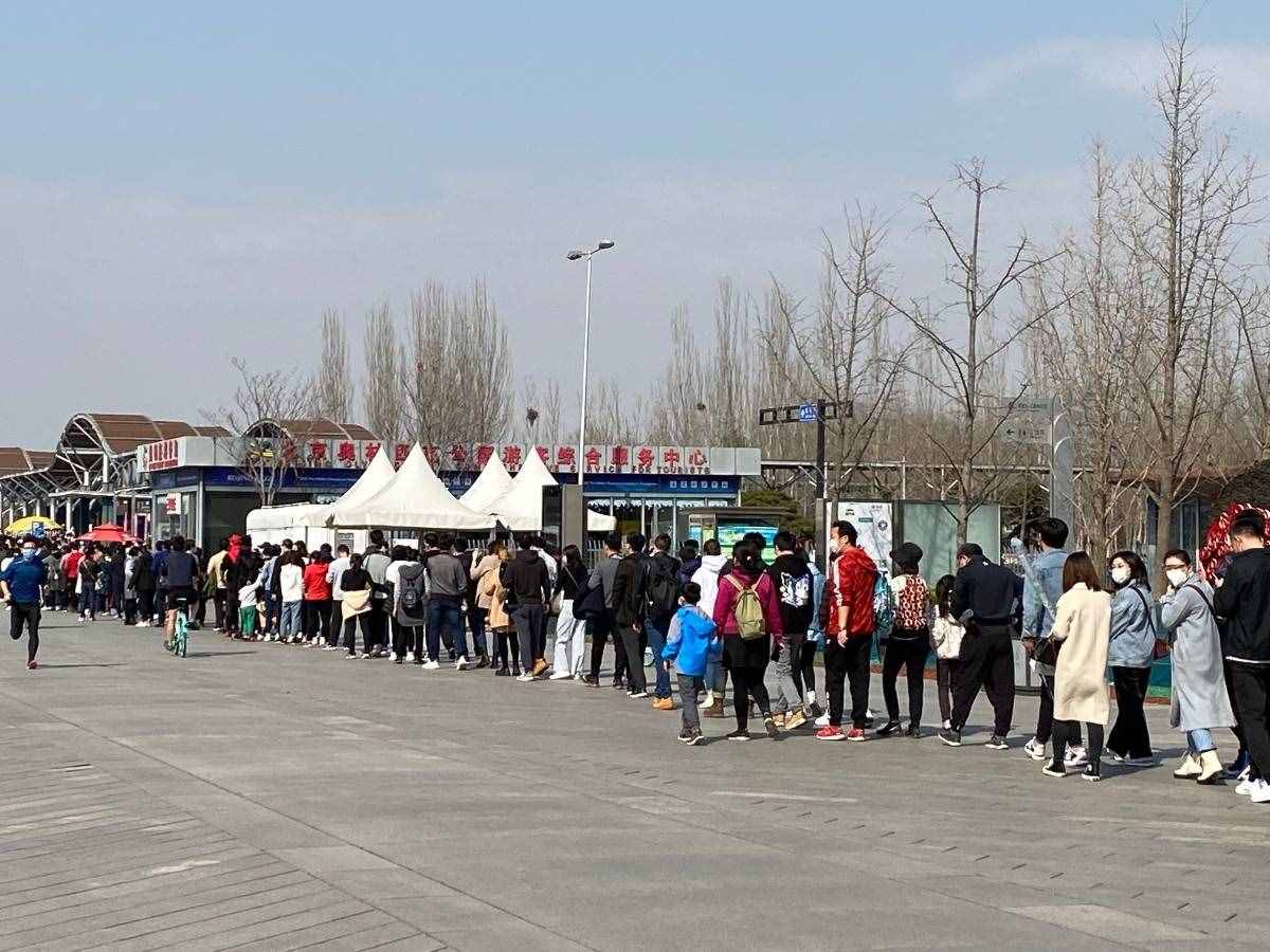 限流管控，奥森南门外现400米排队长龙