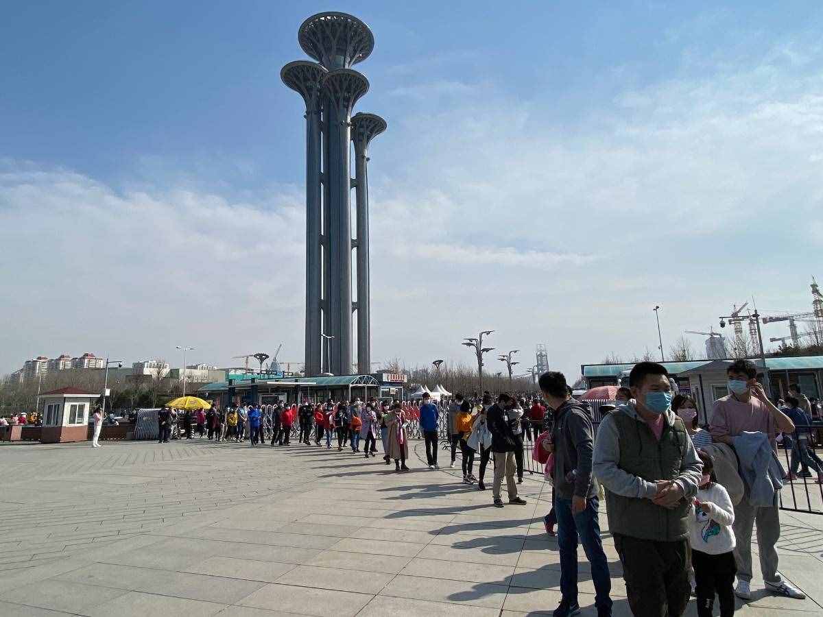 限流管控，奥森南门外现400米排队长龙