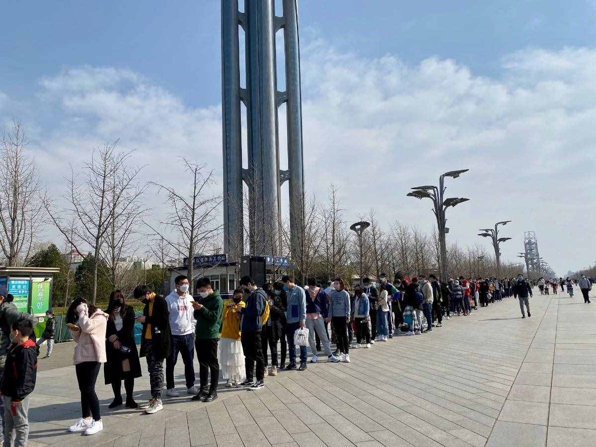 限流管控，奥森南门外现400米排队长龙