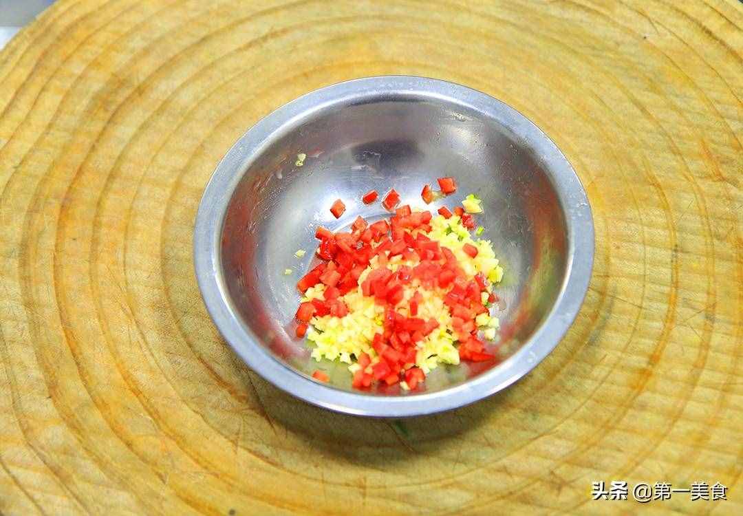 苦菊最好吃的做法，不炒不拌，一把面粉就搞定，软嫩清香又去火