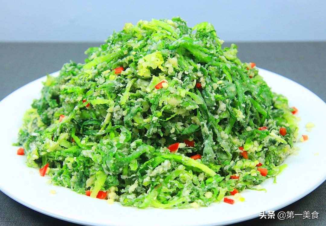 苦菊最好吃的做法，不炒不拌，一把面粉就搞定，软嫩清香又去火