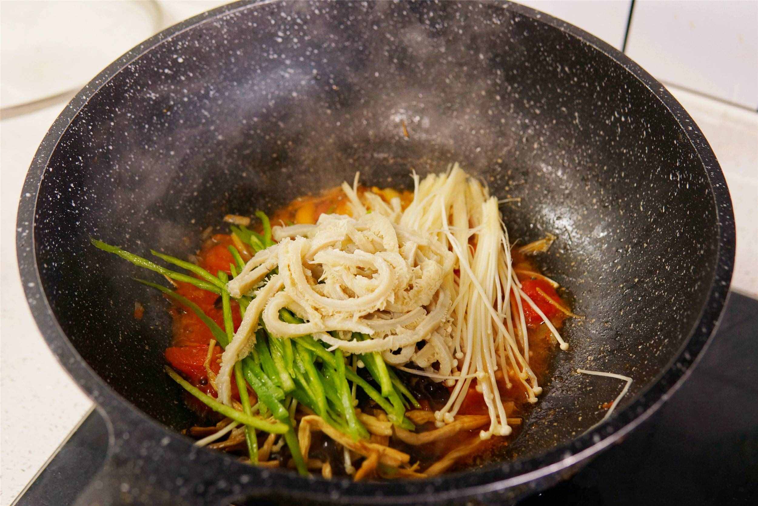 春节吃的油腻，教你做“酸辣肚丝汤”，酸辣开胃，喝一次就忘不了