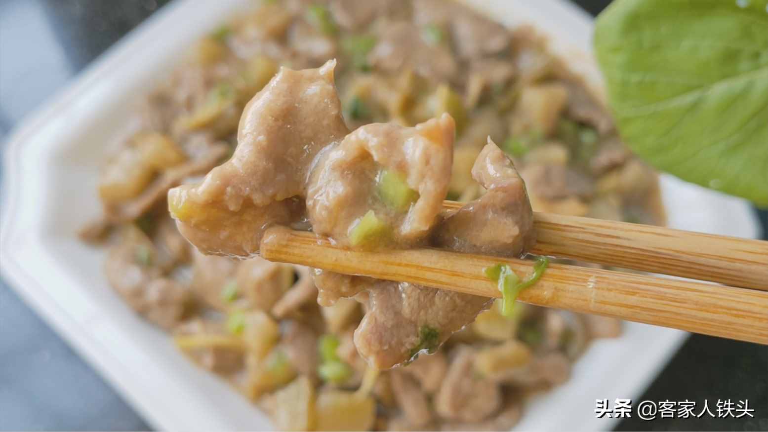 炒牛肉一定不要直接下锅，教你实用小技巧，牛肉嫩滑好吃口感超棒