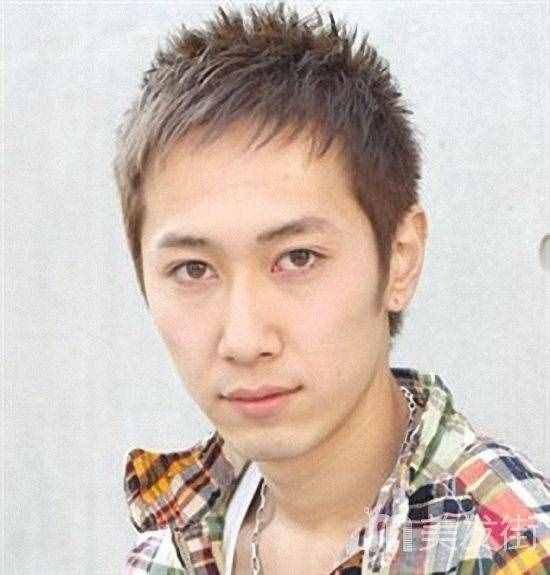 长脸男生适合什么发型_长脸男生适合的短发发型图片2