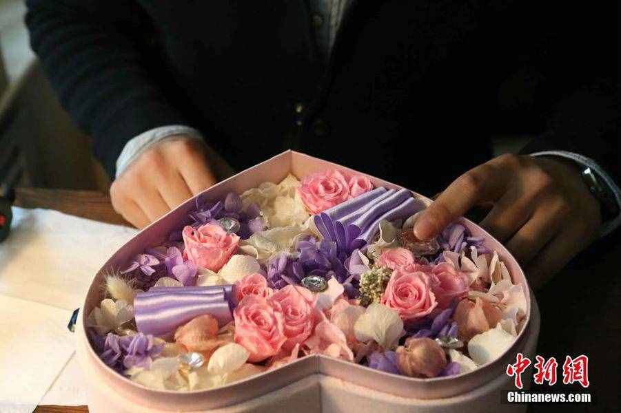 情人节礼物送什么给老婆女朋友好？2019情人节礼物推荐
