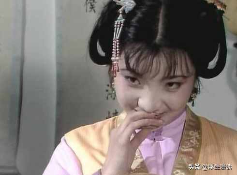 留连戏蝶，自在娇莺，宝钗和莺儿这对主仆，代表着温暖美丽的春天