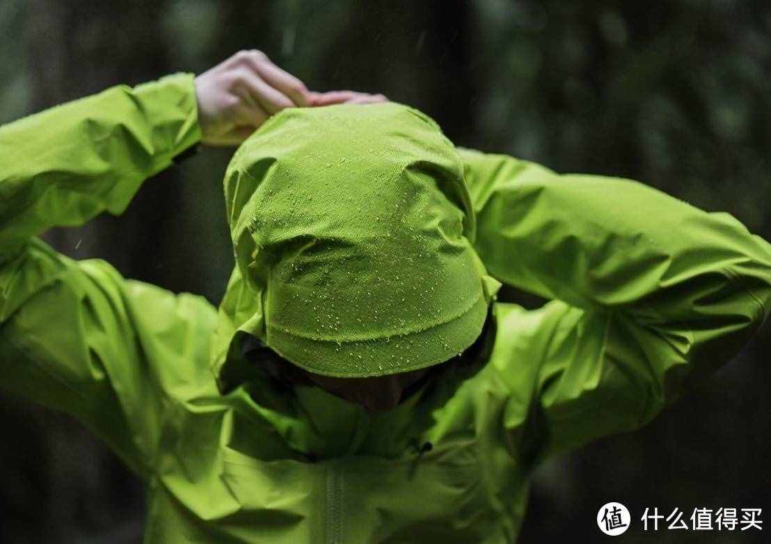 一篇读懂冲锋衣，一衣多穿远比你想象的功能更强大