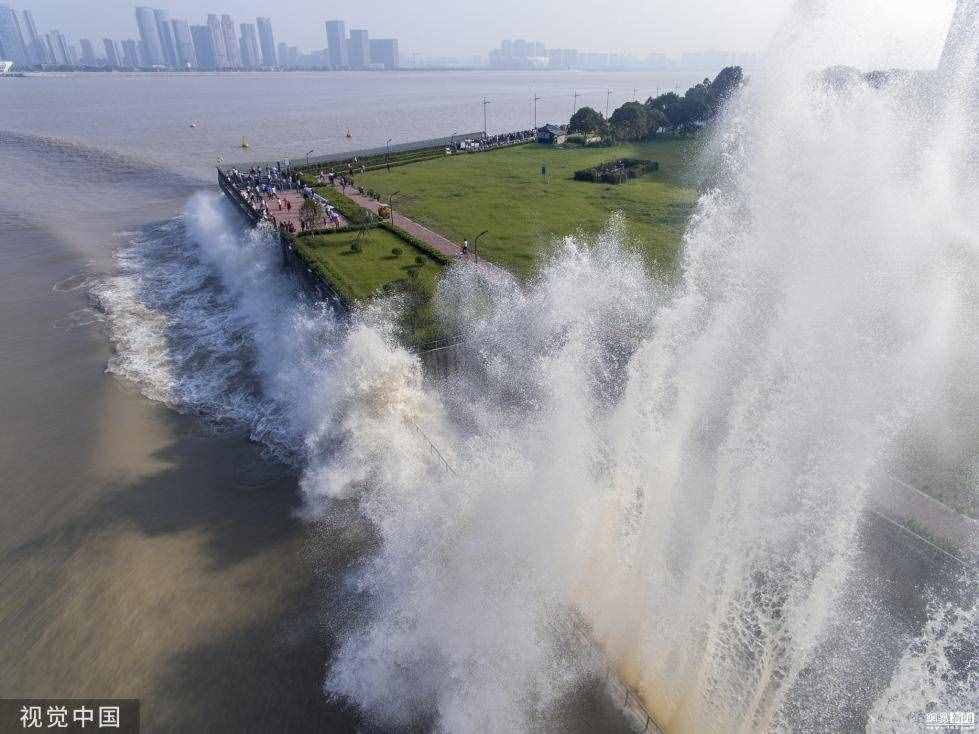 八月十八观潮季来临 盘点历年钱塘江大潮