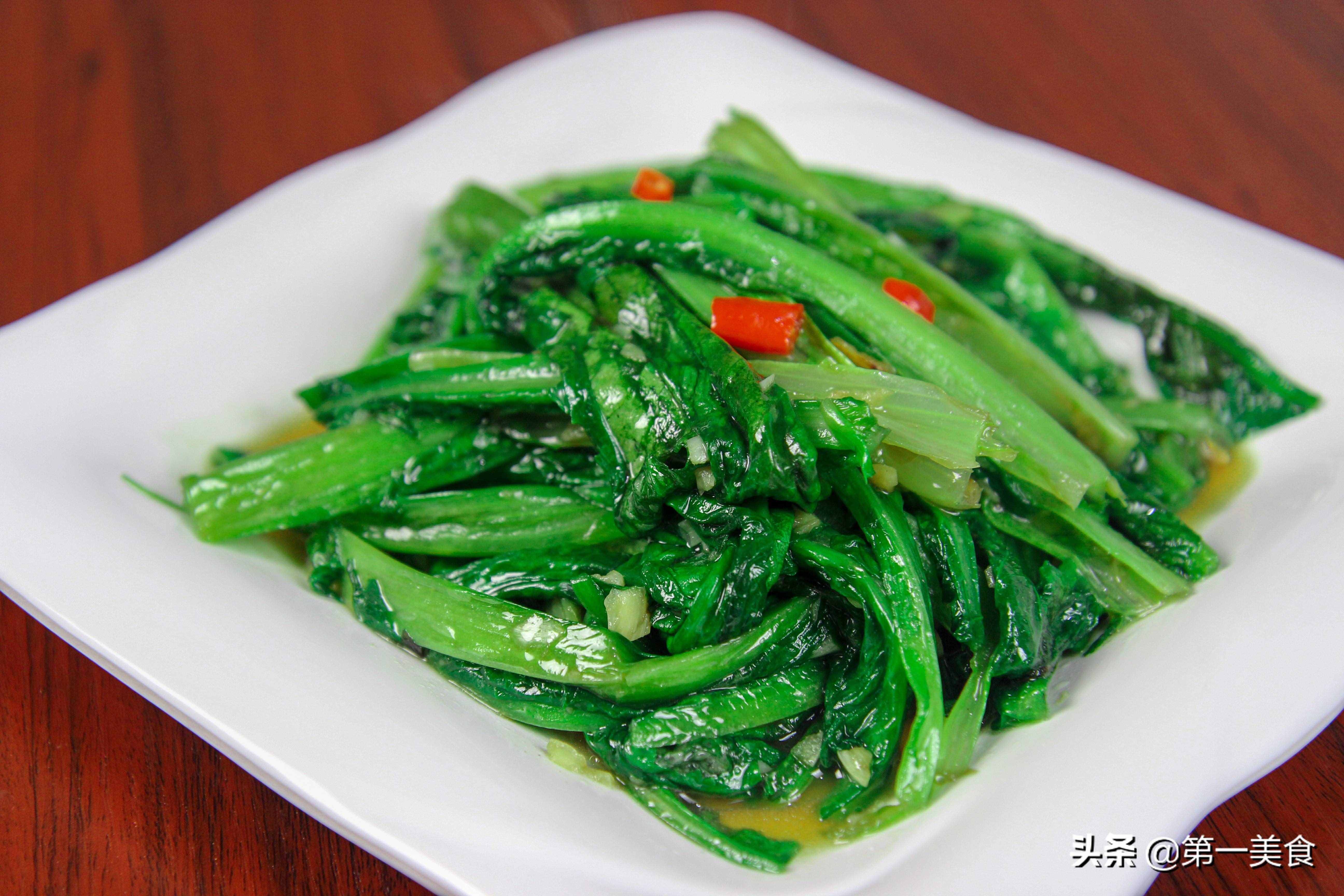 饭店里的青菜真好吃，看大厨怎么炒油麦菜，爱吃油麦菜的请收藏了
