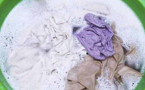 衣服油渍怎么去除 去除衣服上油渍的窍门