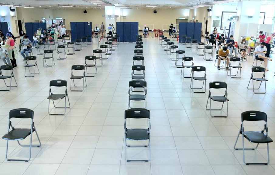 台湾人口2300万,民进党砸8400亿防疫,为何民众还是没有疫苗打?