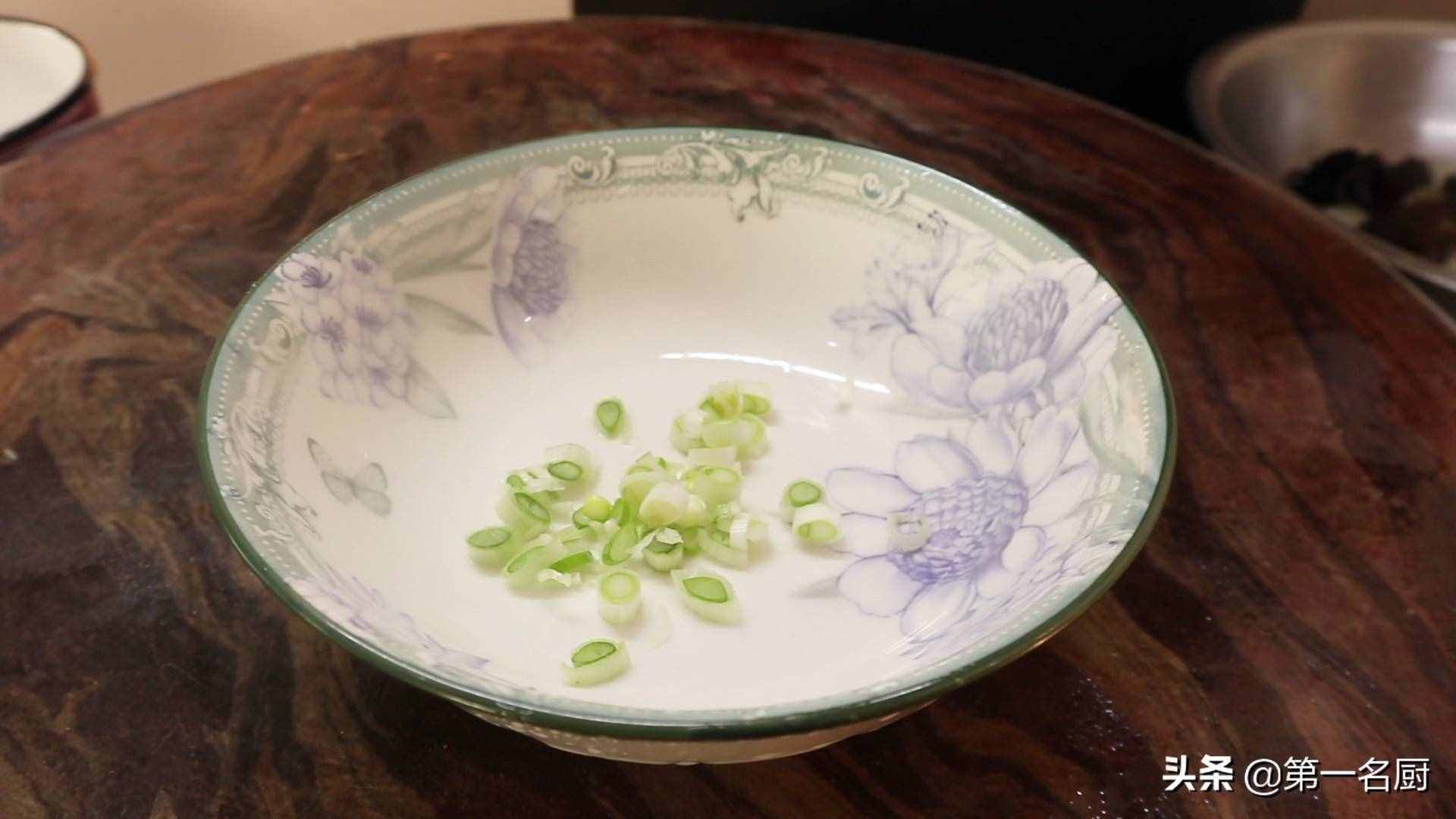 半个山药加2个鸡蛋，没想到这么好吃，鲜香脆嫩，健脾开胃