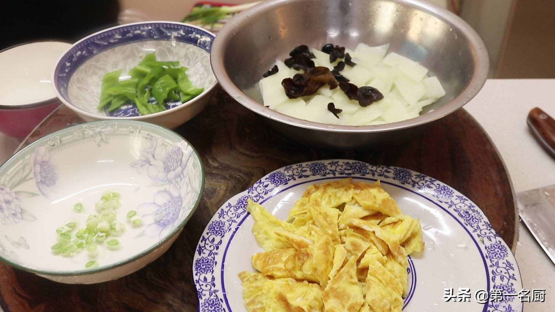 半个山药加2个鸡蛋，没想到这么好吃，鲜香脆嫩，健脾开胃