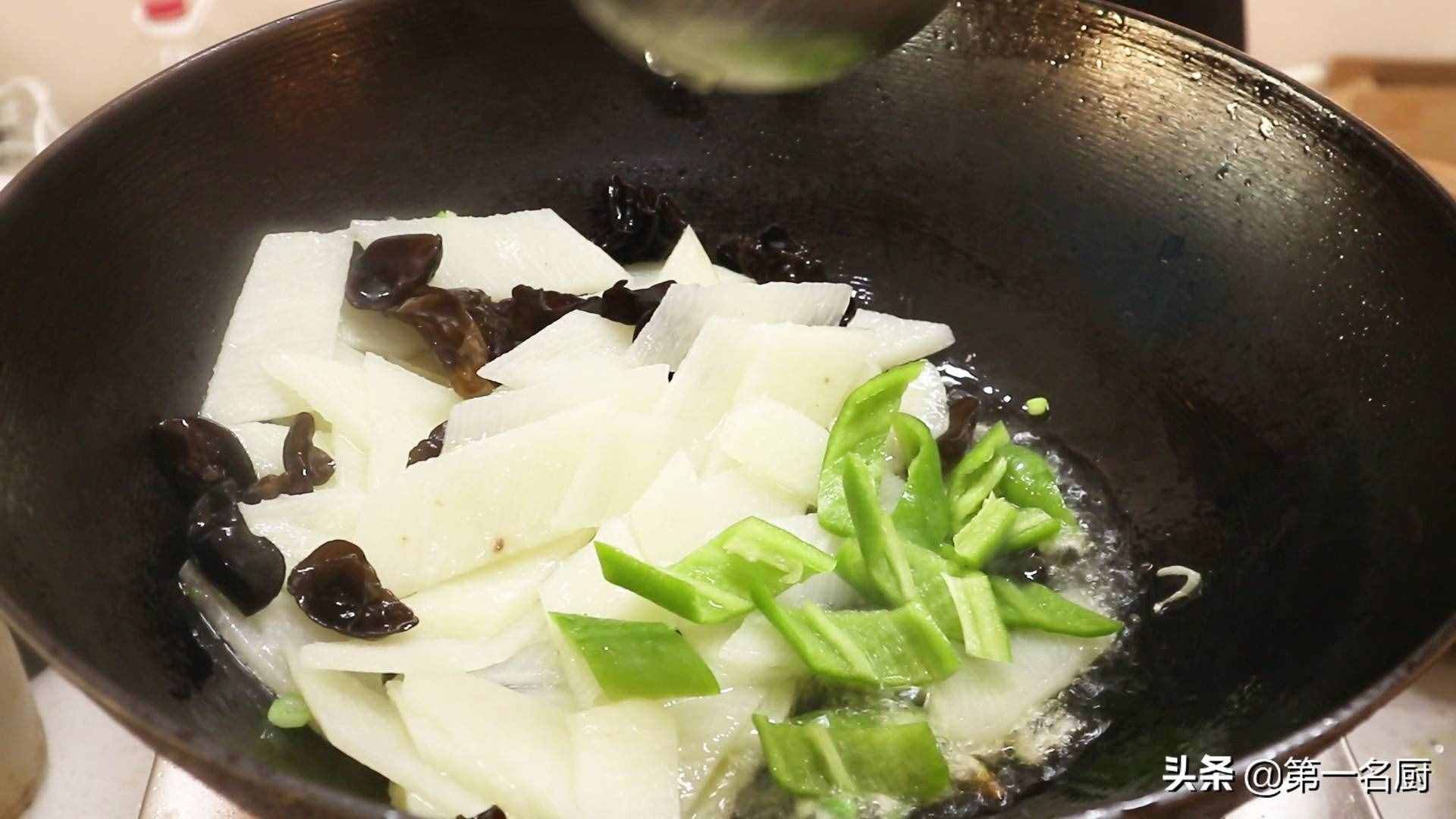 半个山药加2个鸡蛋，没想到这么好吃，鲜香脆嫩，健脾开胃