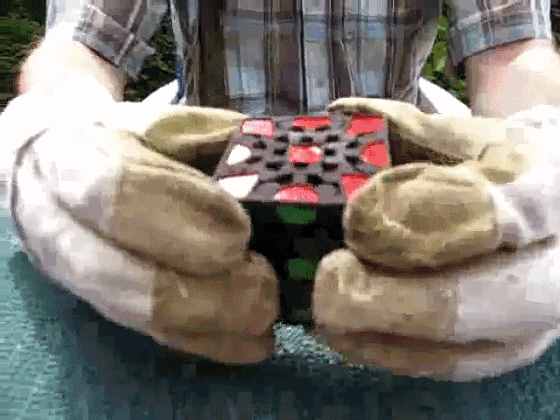 史上最烧脑魔方，人家5小时拼好，你呢？