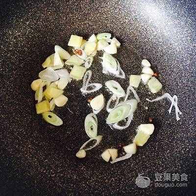 家常土豆炖豆角的做法