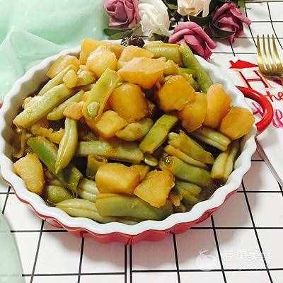 家常土豆炖豆角的做法