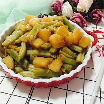 家常土豆炖豆角的做法