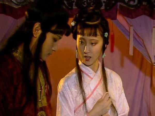 宝黛之恋失败，根本原因是什么？宝钗的介入，还是王夫人的刚愎？