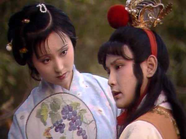 宝黛之恋失败，根本原因是什么？宝钗的介入，还是王夫人的刚愎？