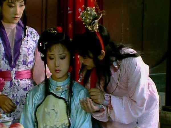 宝黛之恋失败，根本原因是什么？宝钗的介入，还是王夫人的刚愎？