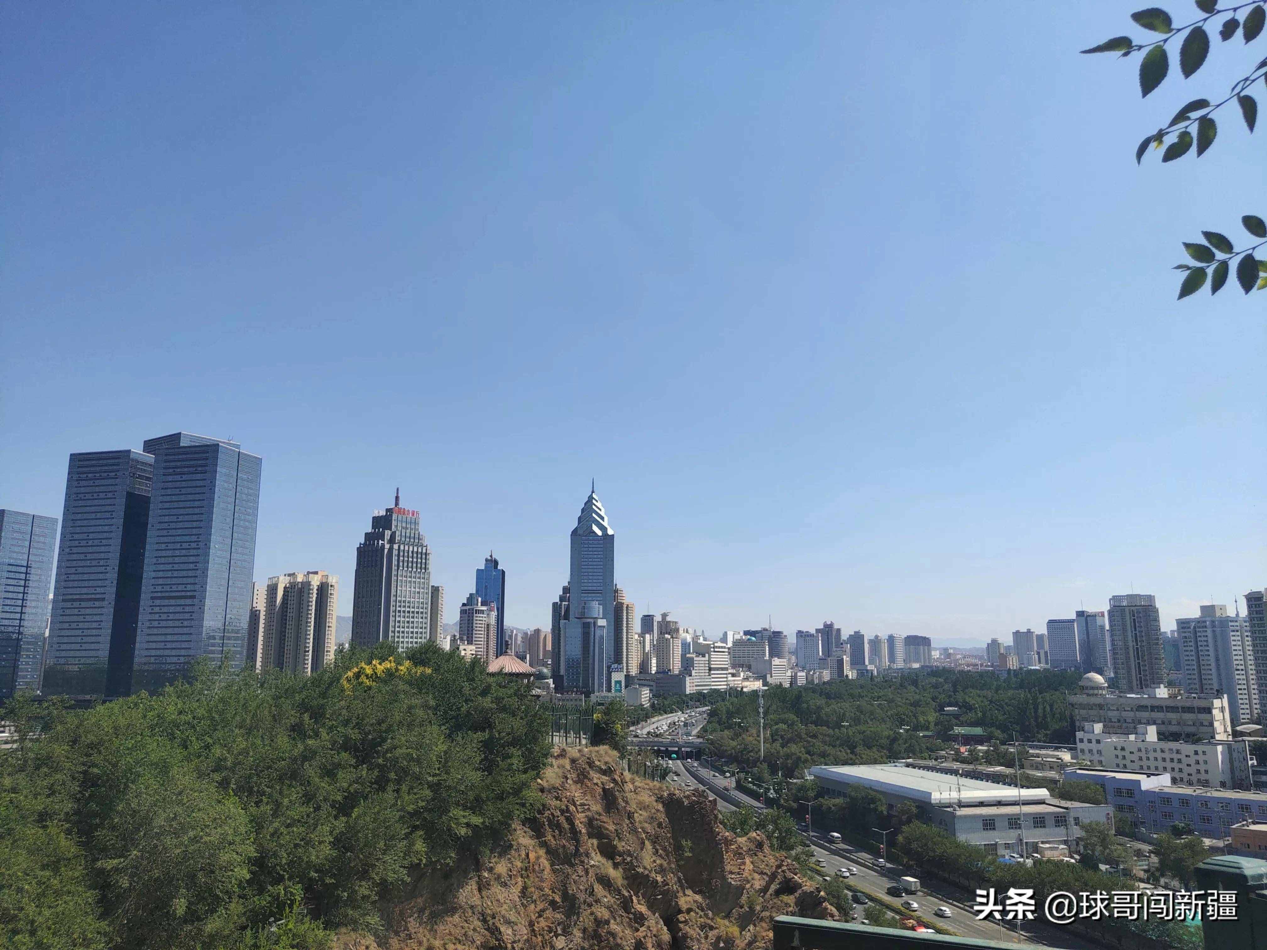 乌鲁木齐小西沟商圈没落了？若升级商圈业态能否焕发新活力？