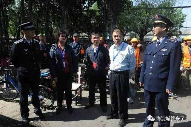 提升京藏高速沿线环境 拆除海淀西三旗桥东南角违法建设