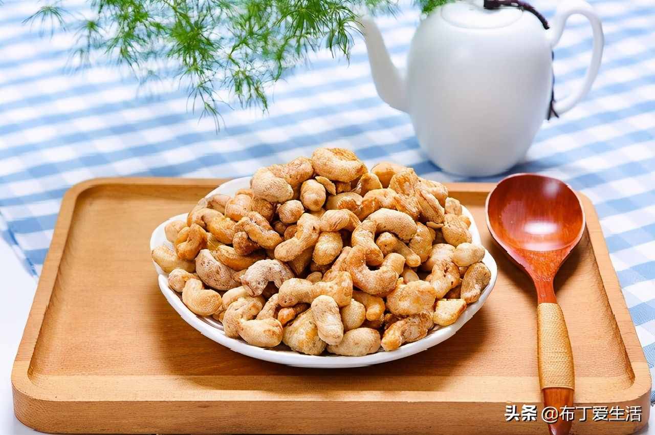 ‌炭烧腰果和原味腰果有什么区别？详细了解下，买的时候不会被坑