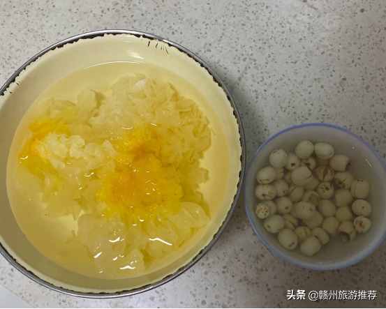 石城被誉为“白莲之乡”，这里的荷花美如画，莲子美食也是一绝