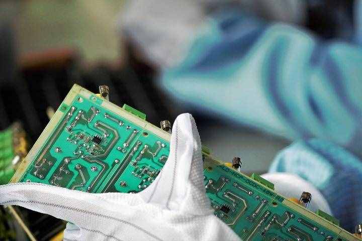 电子信息类包含哪些专业？学习有什么特点？产业包含哪些企业？