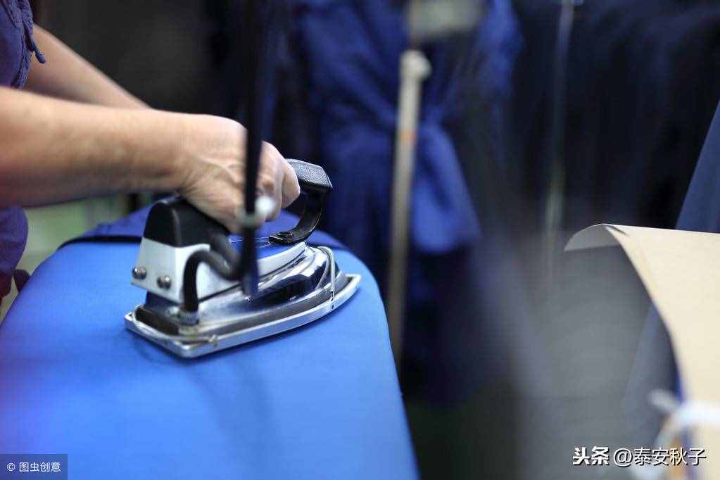 个人在家做一件简单衣服的三个制作步骤，做衣服不要想的太复杂