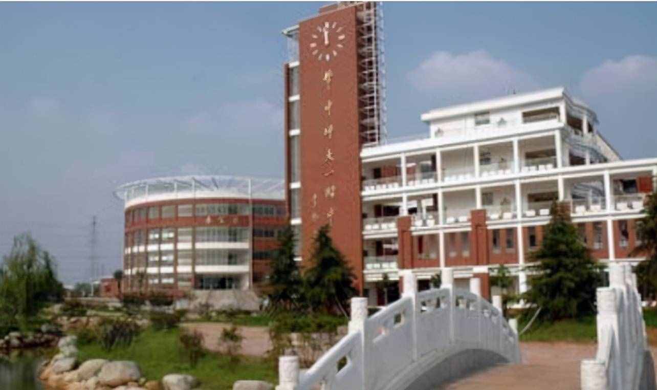 全国顶尖高中100强，第一名实至名归，东三省仅一所学校进前十